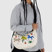 BAGGU Medium Crescent Bag (Embroidered Painted Prairie)