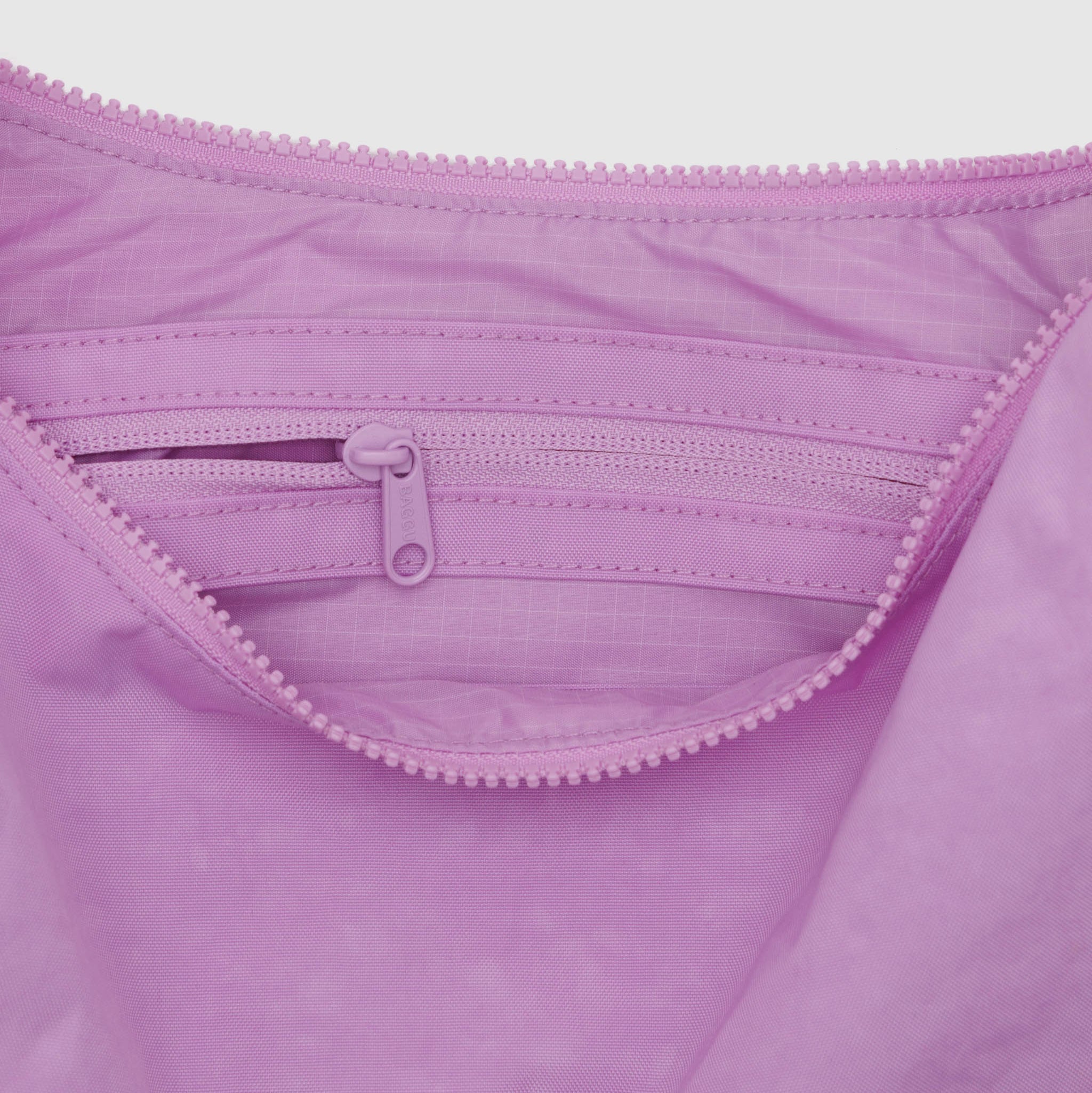 BAGGU Medium Crescent Bag (Peony)