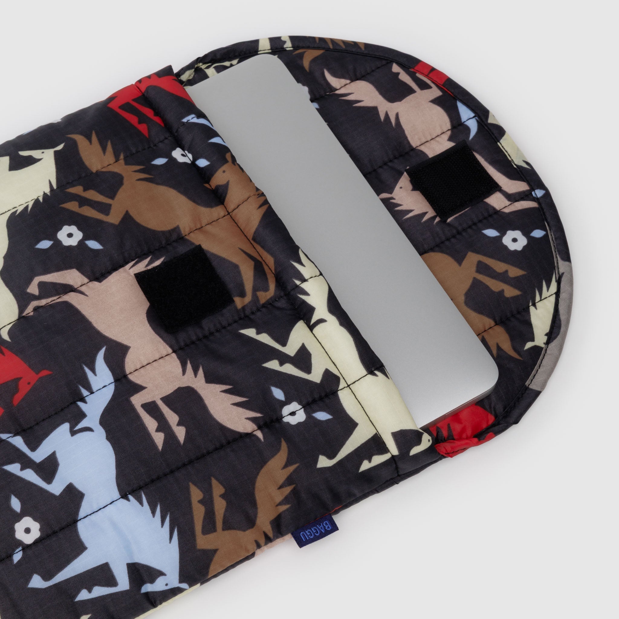 BAGGU Puffy Laptop Sleeve 13/14"- 16" (Horse Cut-Outs)