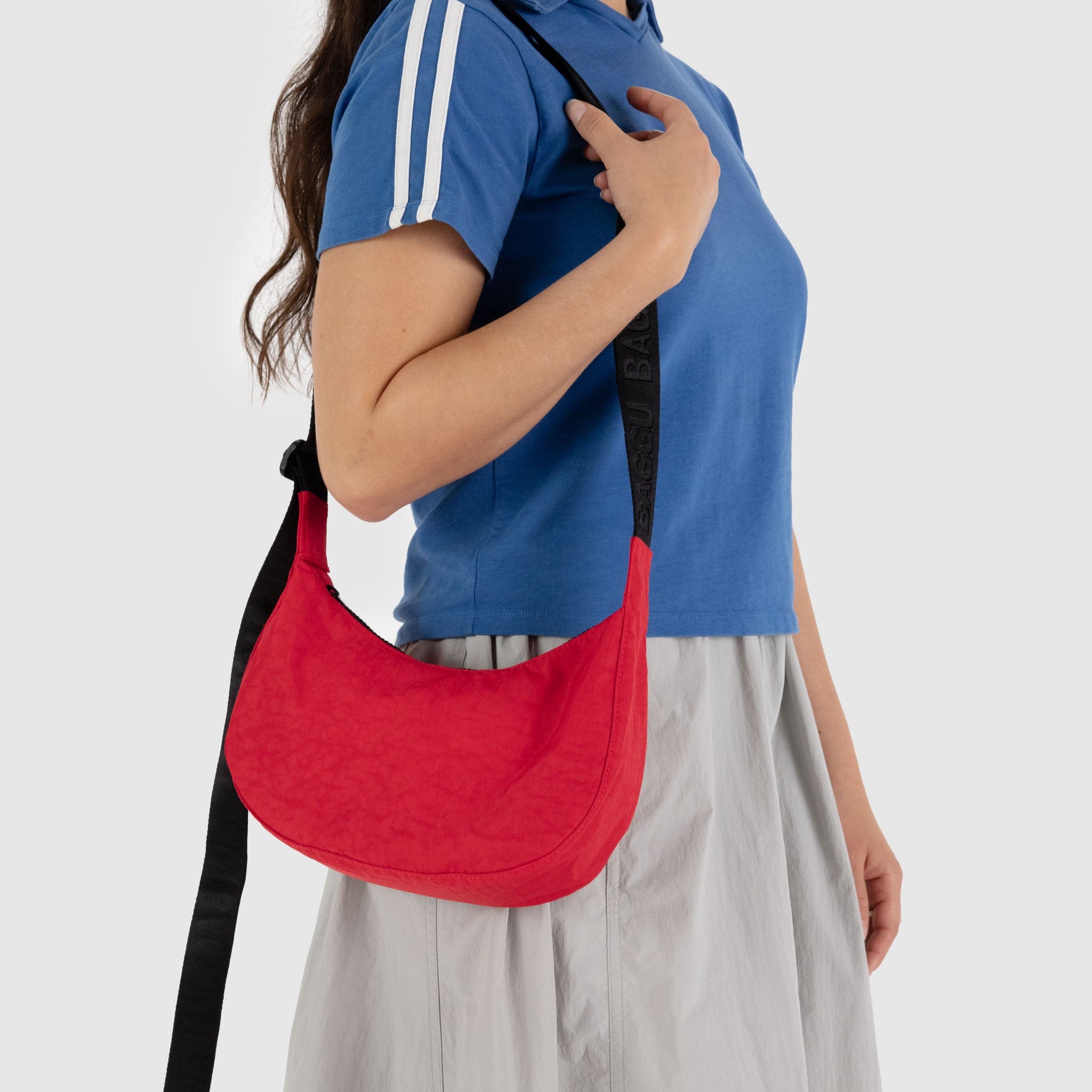 BAGGU Small Nylon Crescent Bag - Candy Apple (51 Inch Strap)