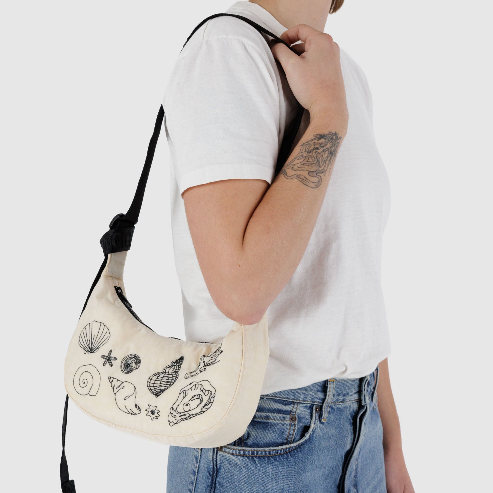 BAGGU Small Crescent Nylon Bag (Embroidered Shells)