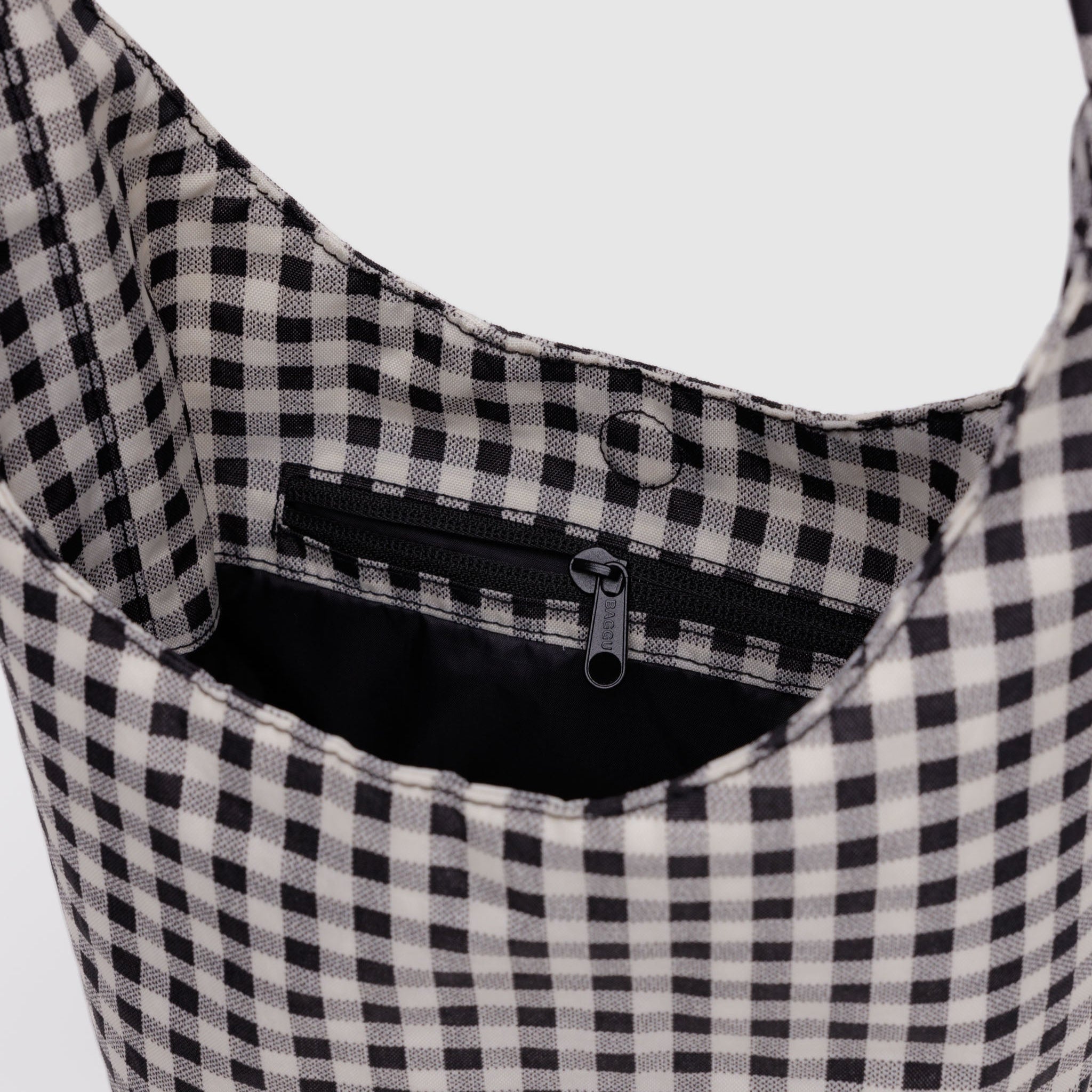 BAGGU Small Nylon Sling (Black & White Gingham)