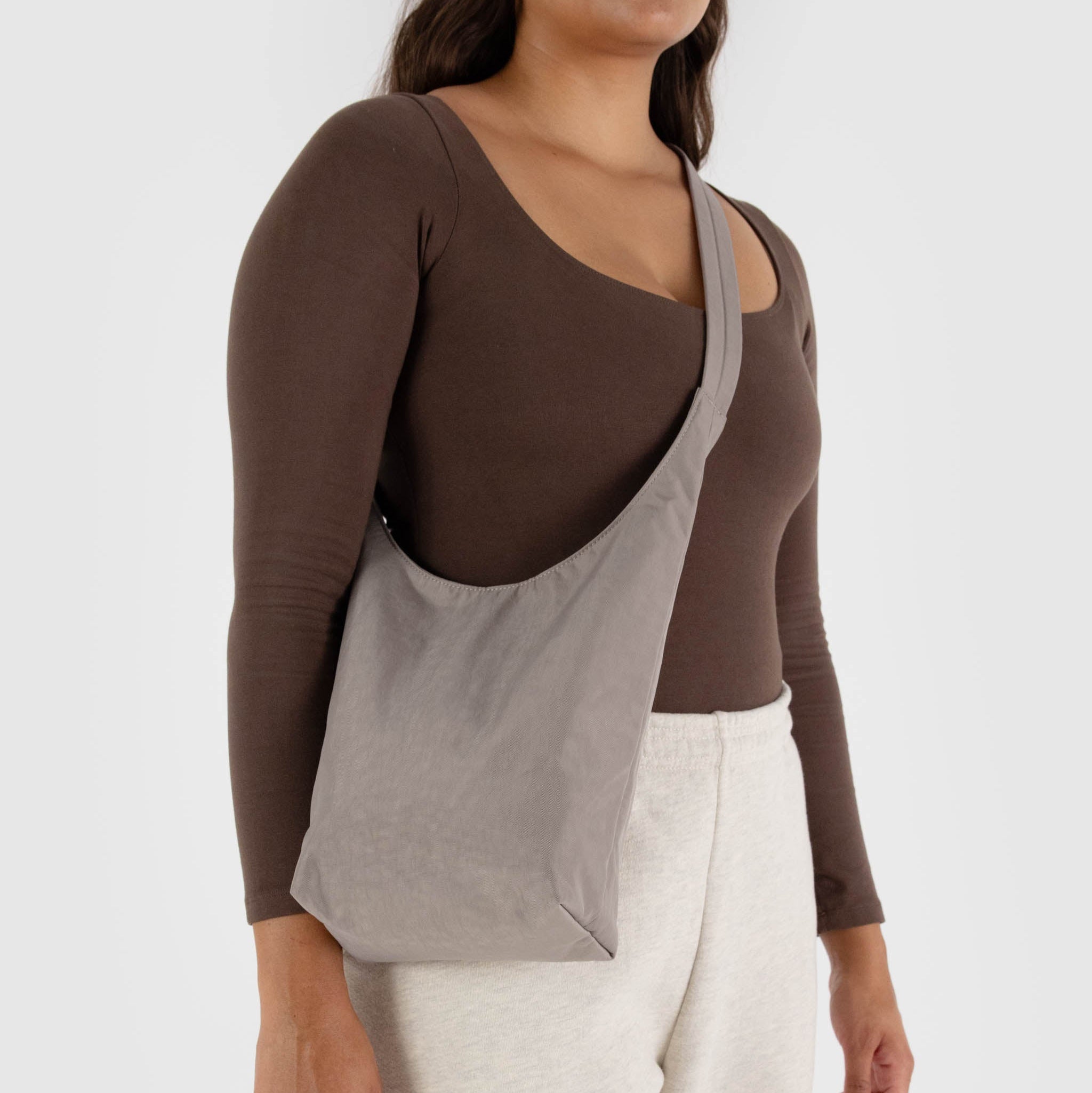 BAGGU Small Nylon Sling (Dove)