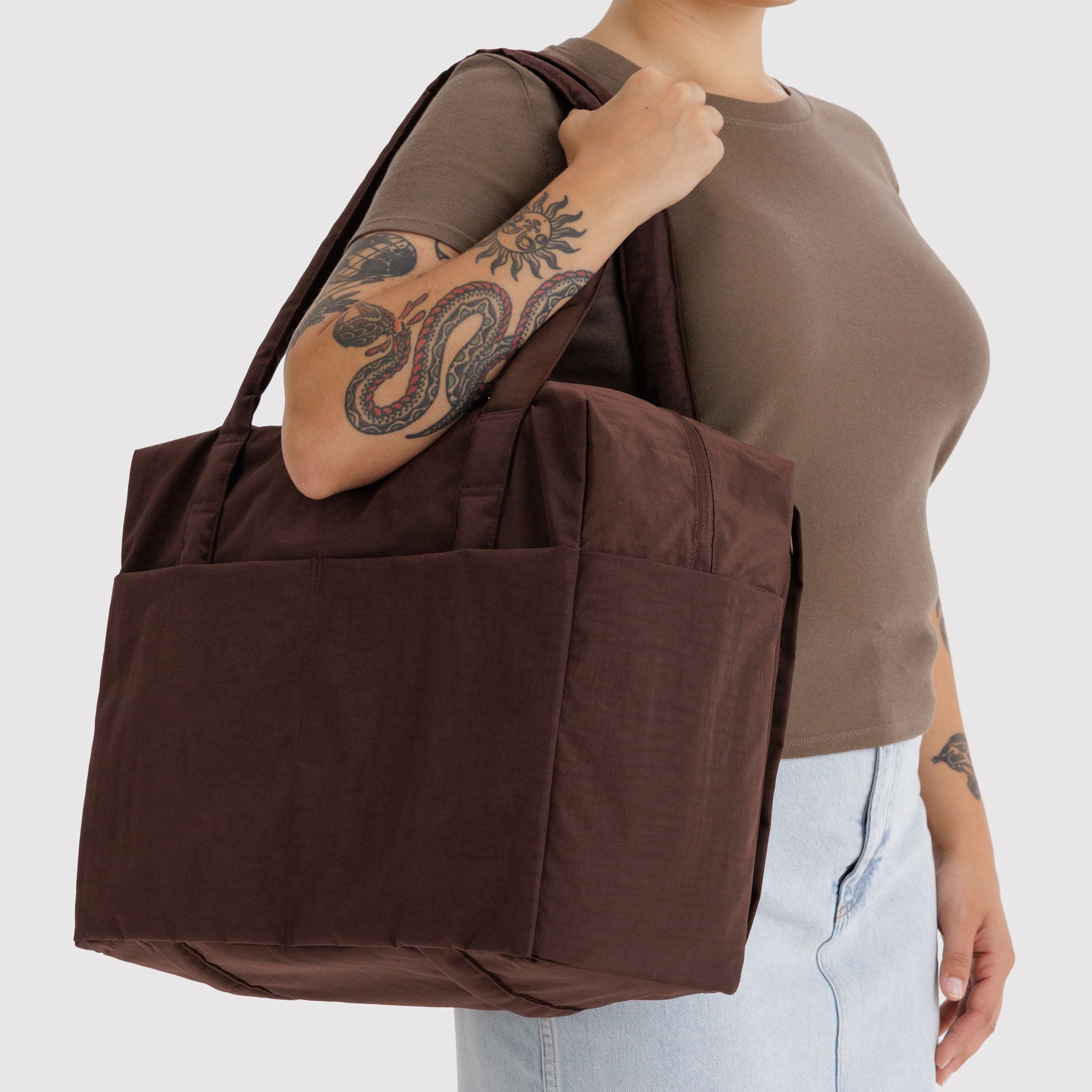 BAGGU Cloud Carry On Bag (Coffee) – ROVE
