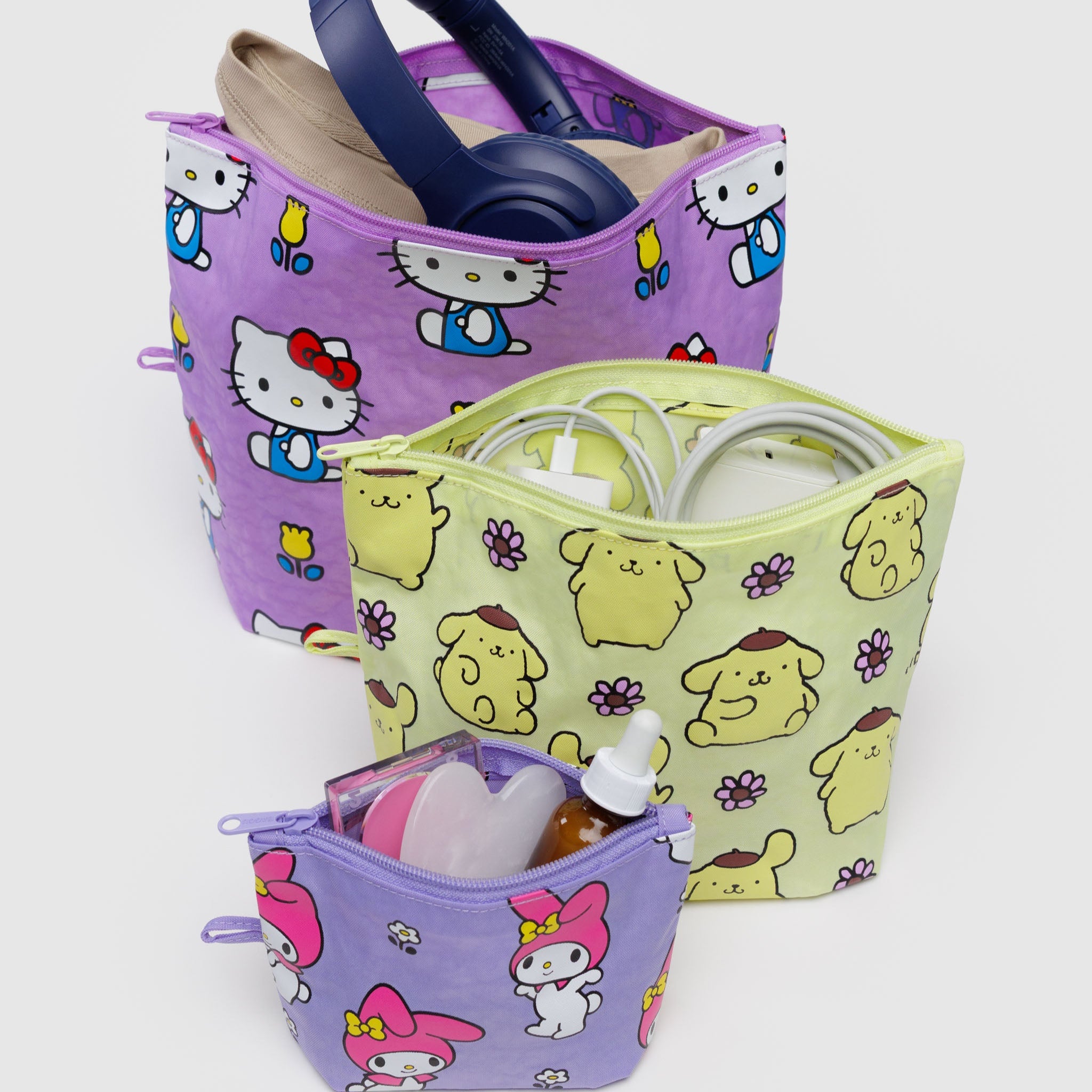 Go_Pouch_Set_Heavyweight_Hello_Kitty_And_Friends_Florals_Set_02.jpg