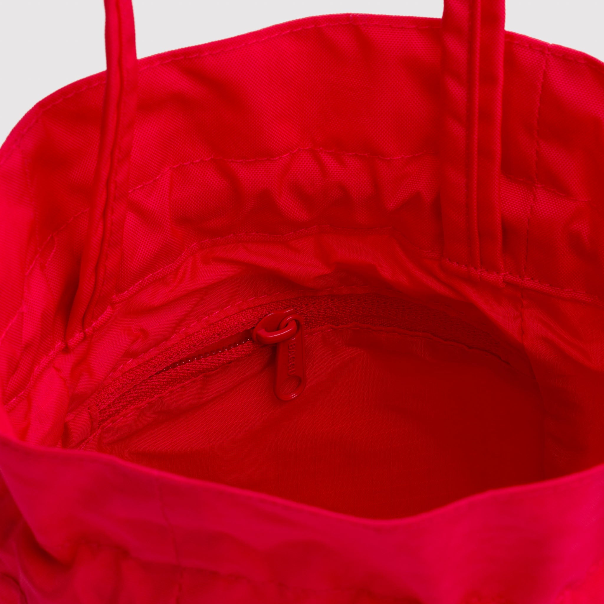 BAGGU Nylon Drawstring (Candy Apple)