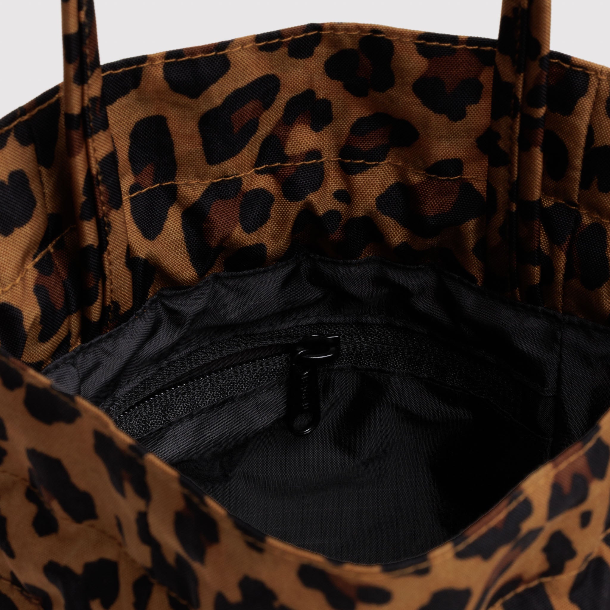 BAGGU Nylon Drawstring (Leopard)