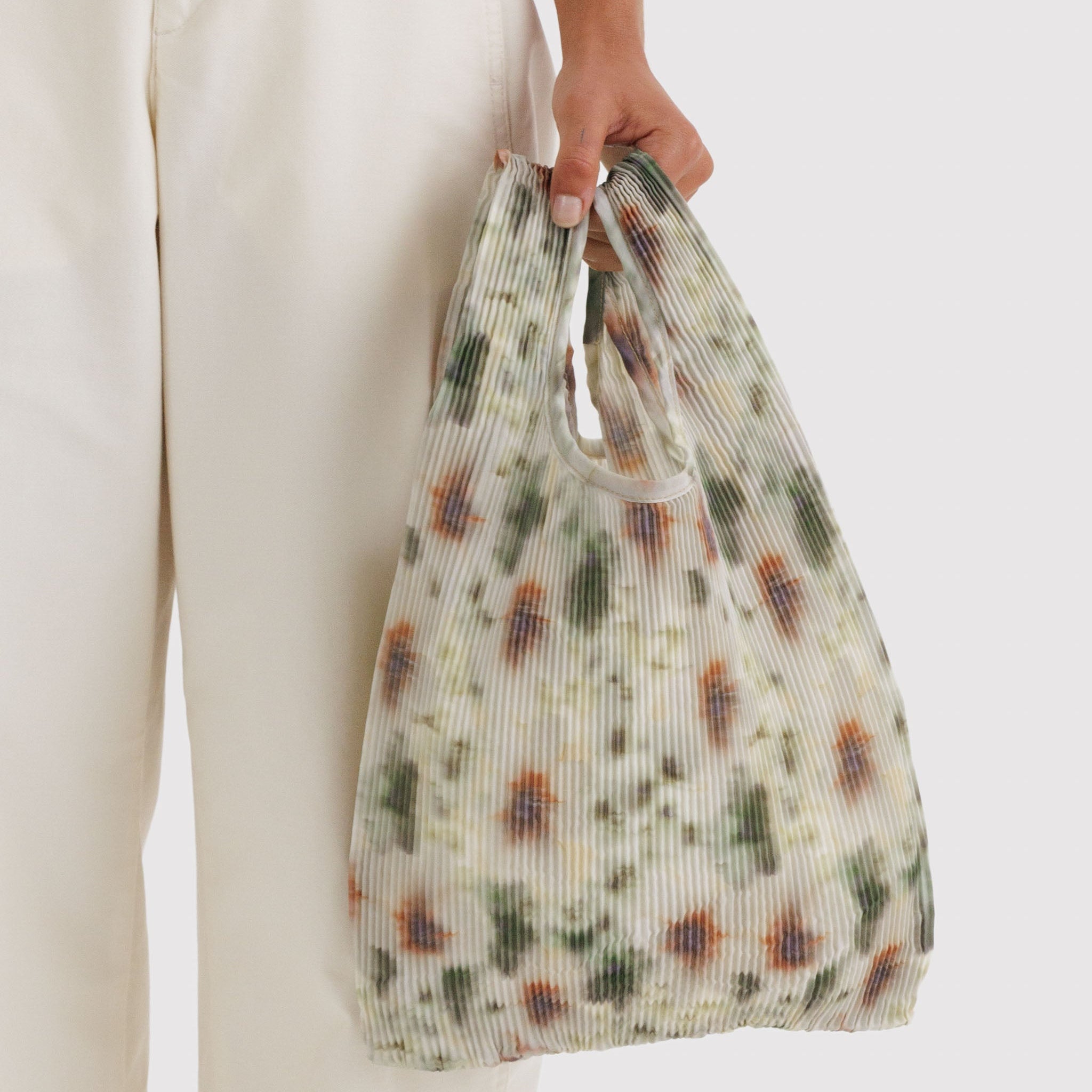 Pleated_Baggu_Ripstop_Abstract_Floral_02.jpg
