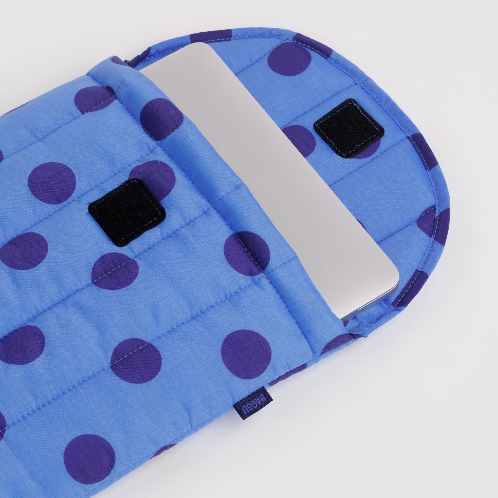 BAGGU Puffy Laptop Sleeve 13/14"- 16" (Blue Polka Dot)