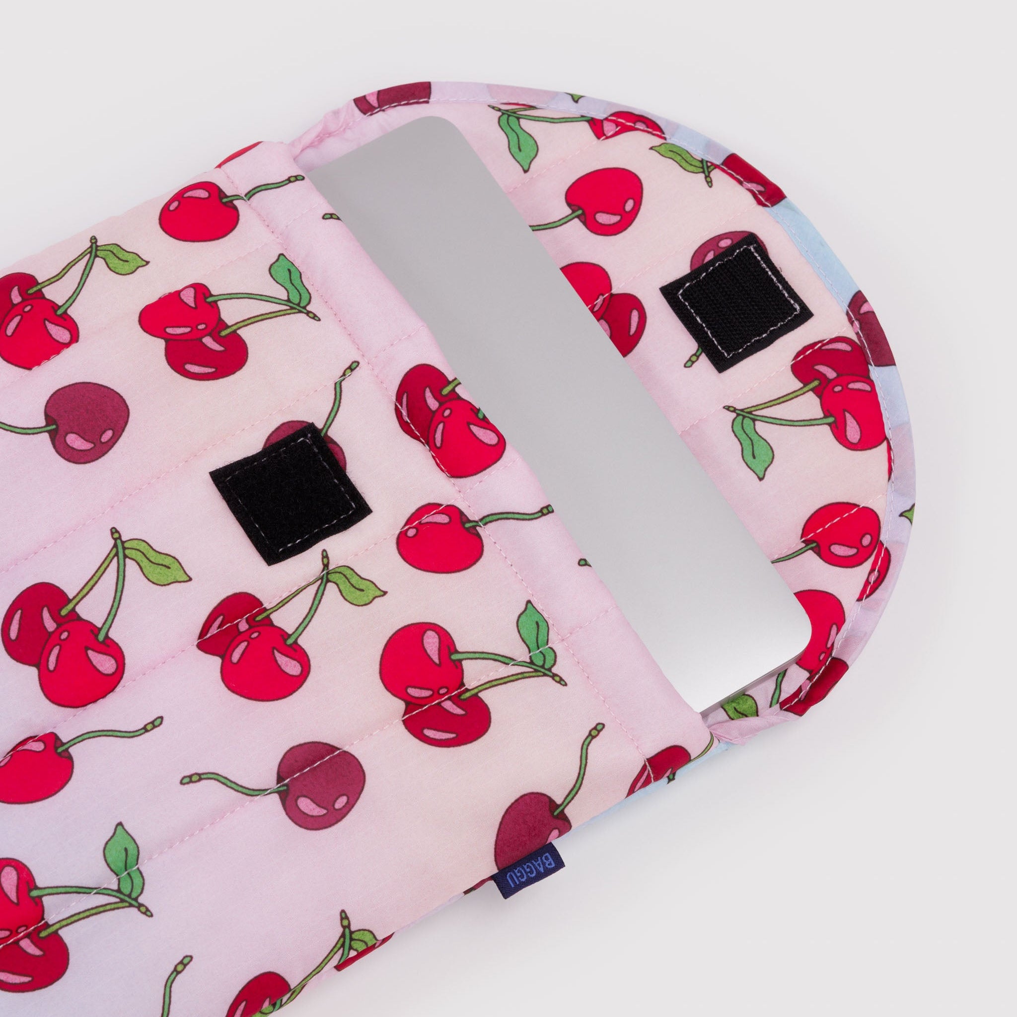 Puffy_Laptop_Sleeve_13_-14__Ripstop_Cherries_02.jpg