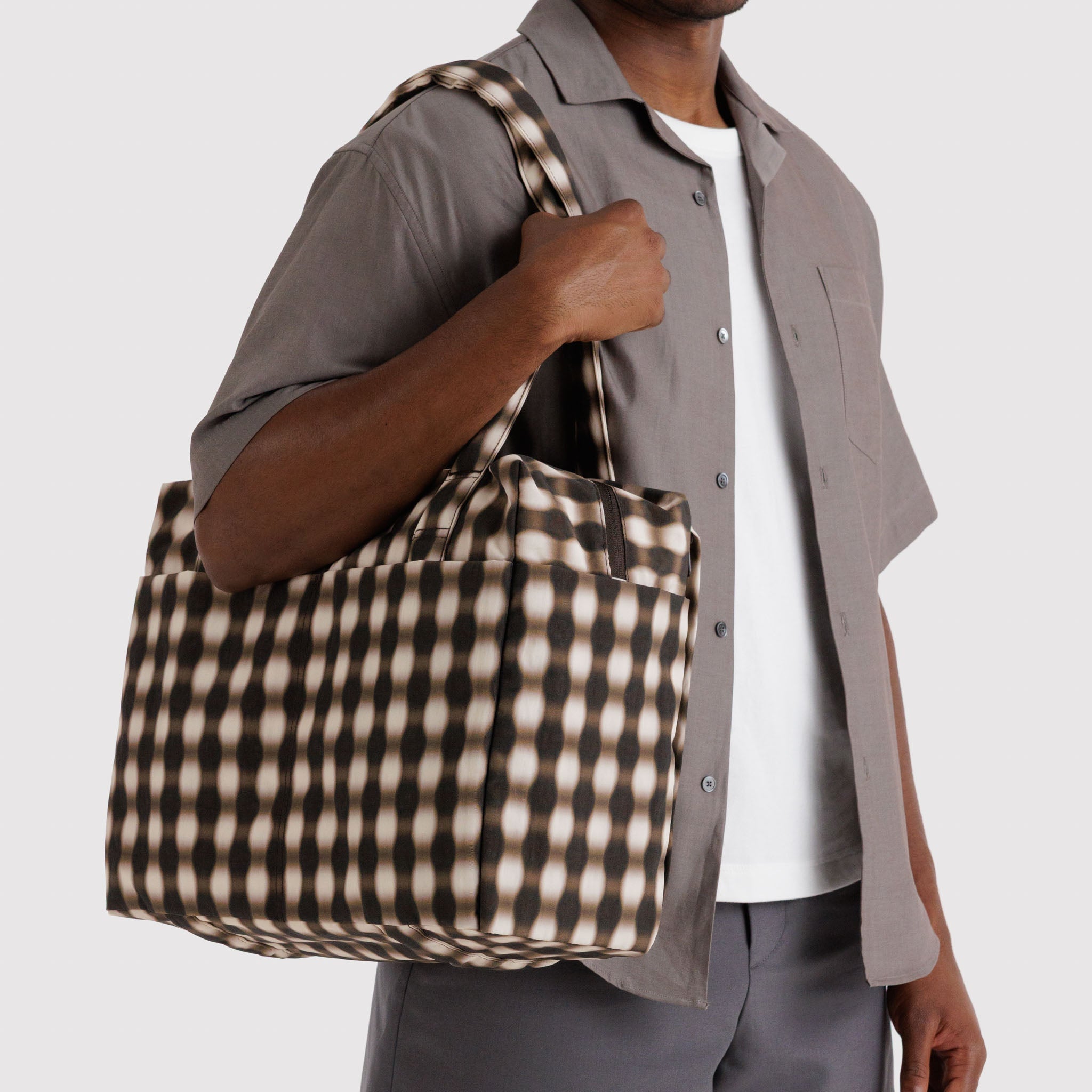 BAGGU Small Cloud Carry-On (Blurred Gingham Brown)