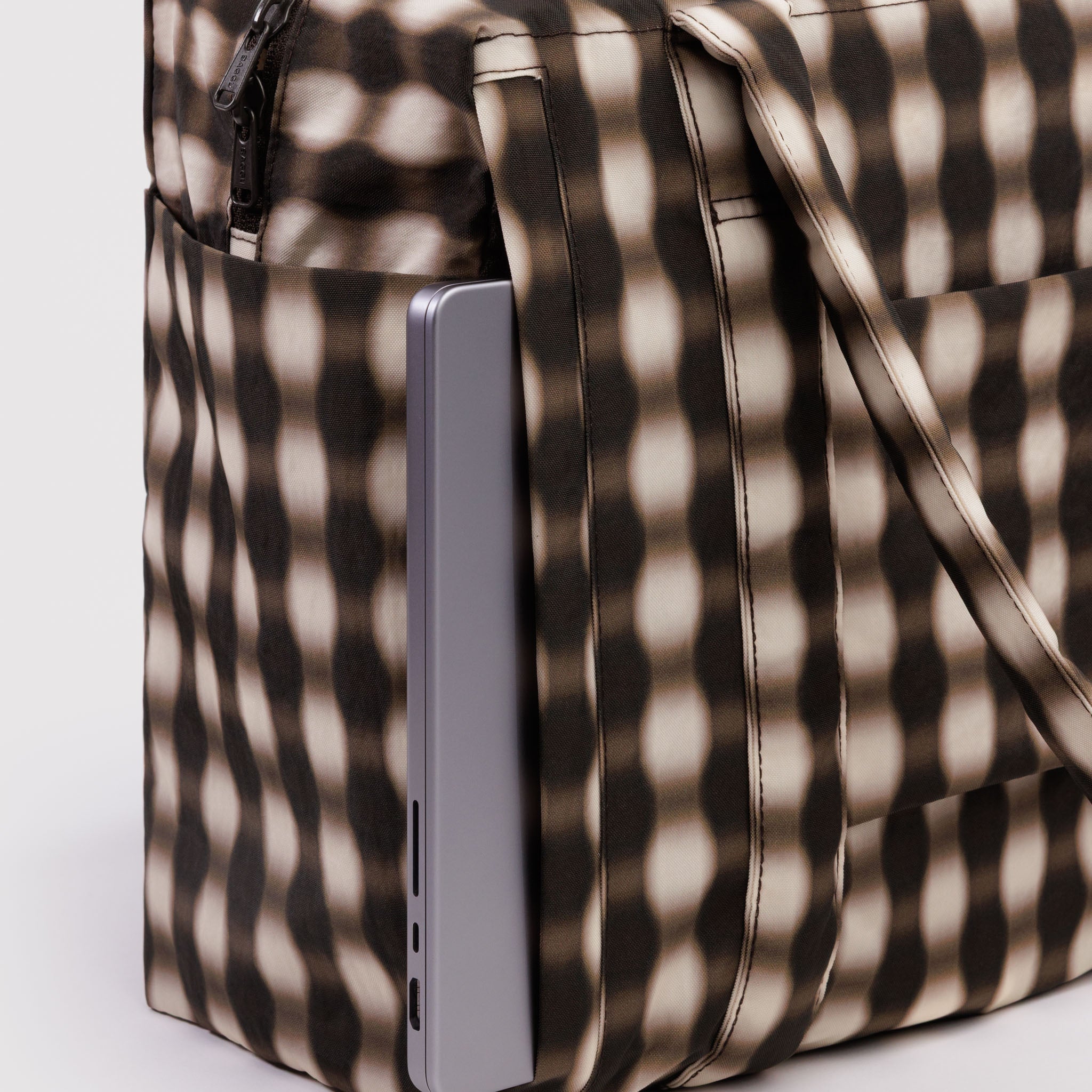 BAGGU Small Cloud Carry-On (Blurred Gingham Brown)