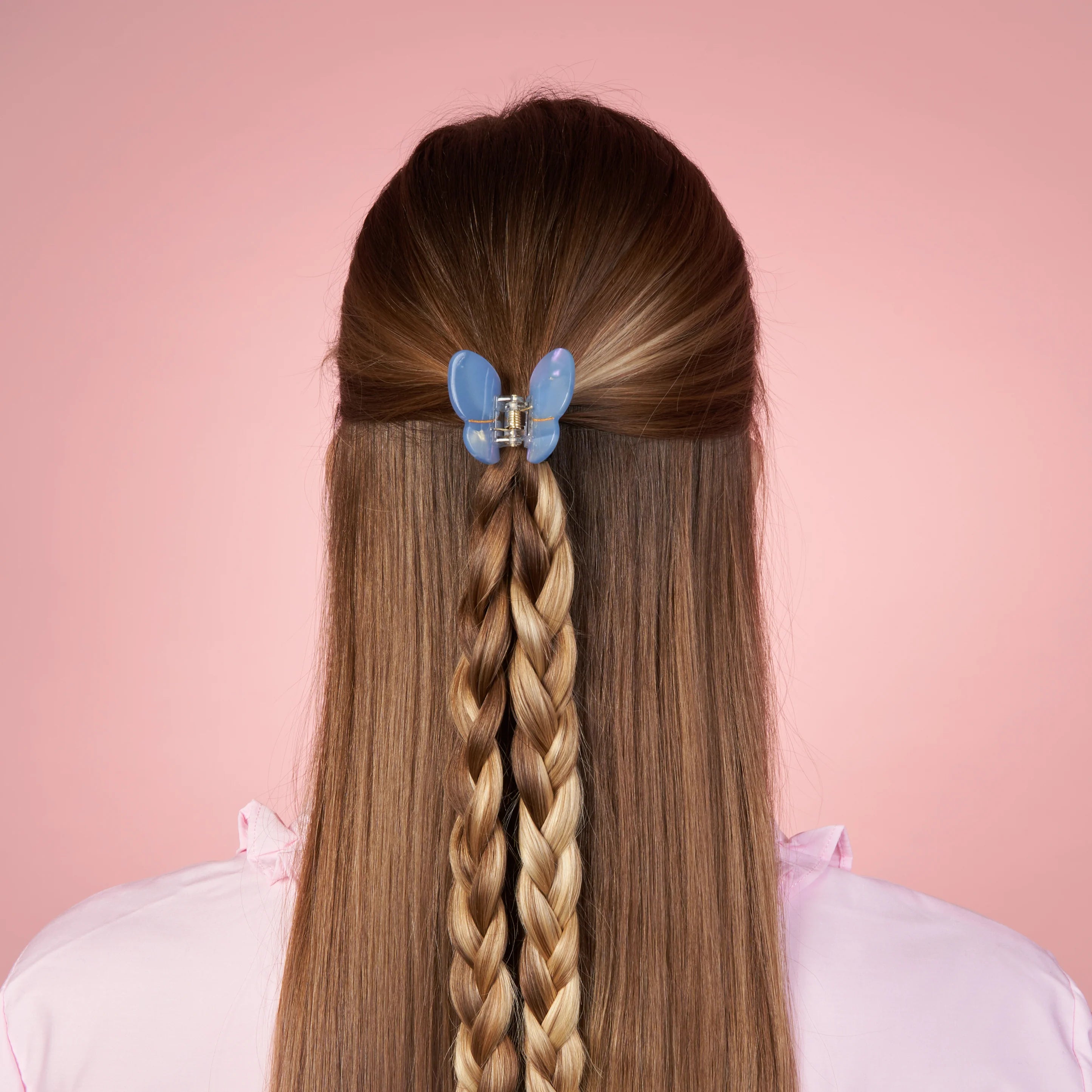 coucou-suzette-accessoire-accessory-cadeau-gift-tendance-trendy-fashion-garden-party-mini-pince-cheveux-hair-claw-butterfly-papillon-lavande-lavender-porte.webp