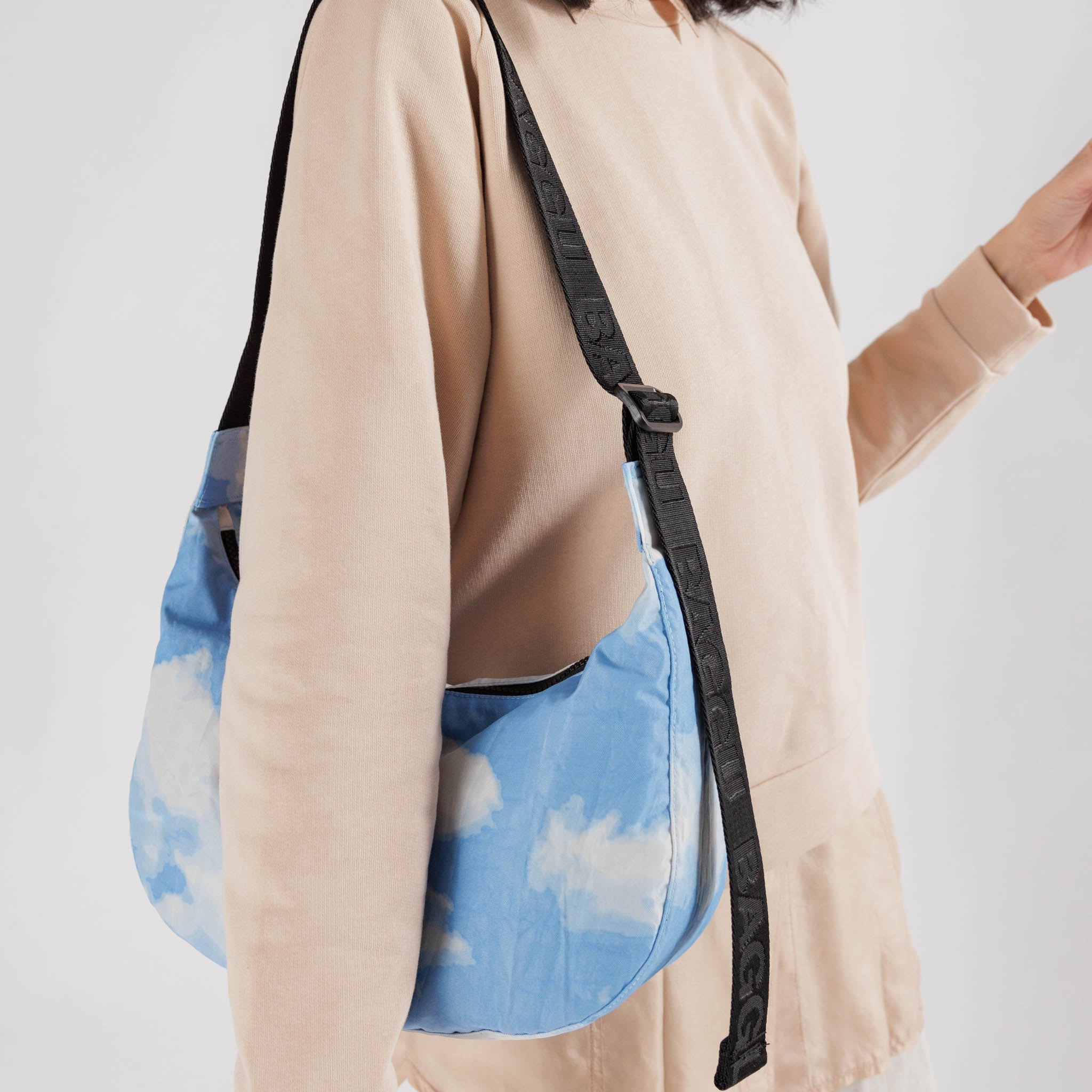 BAGGU Medium Crescent Nylon Bag - Clouds